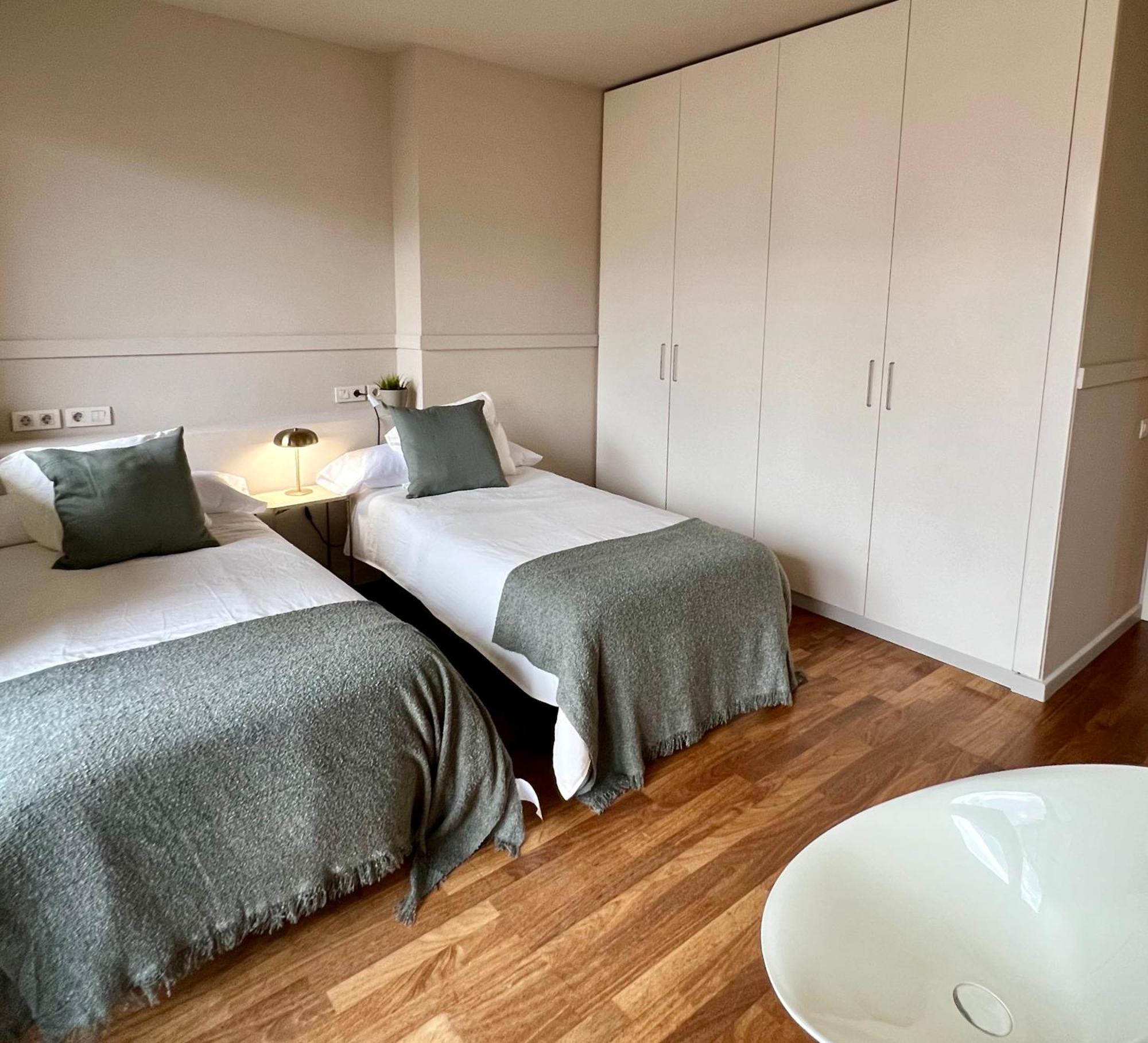 Luxury Modernist Penthouse Next Paseo De Gracia Apartment